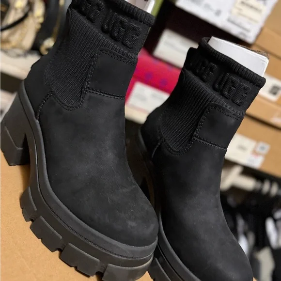 UGG Black Chelsea Boots - Picture 2 of 3